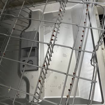 Franke Bulaşık Makinesi Sürekli Paslanıyor ve Temiz Yıkamıyor