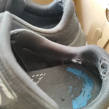 Kısa Sürede Yıpranan Ayakkabı İçin Eksik İnceleme Ve Mağduriyet