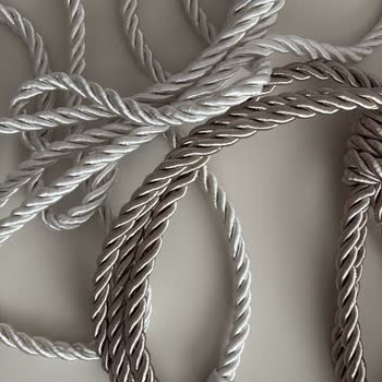 Eksik Ve Hatalı Perde Aksesuarları, İlgisiz Mağaza Ve Nezaketsiz Yaklaşım