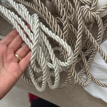 Eksik Ve Hatalı Perde Aksesuarları, İlgisiz Mağaza Ve Nezaketsiz Yaklaşım