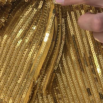 Kusurlu Elbise Ve Yetersiz Müşteri Hizmeti Nedeniyle Hayal Kırıklığı