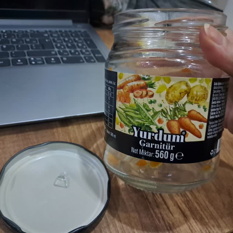 Konserve Garnitürden Çıkan Cam Parçası Büyük Sağlık Riski Oluşturdu