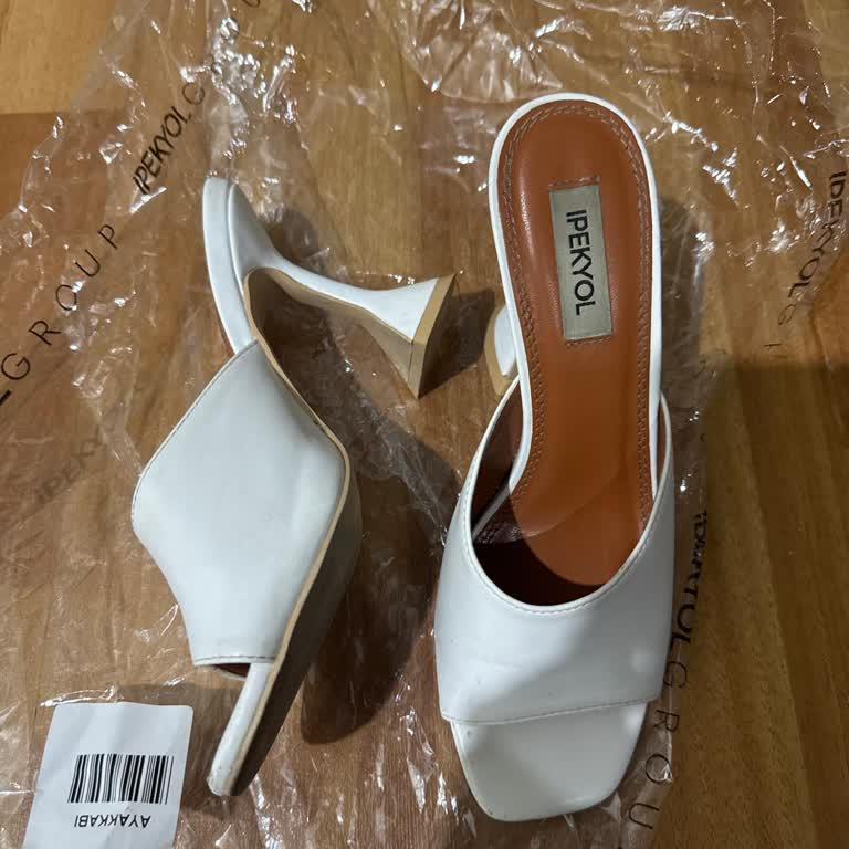 Aldığım Terlik Ayağımı Yaraladı, İade Ve Müşteri Hizmetleri Hayal Kırıklığı Yarattı