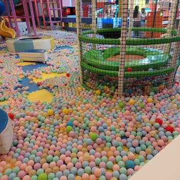 Çocukların Sağlığı Tehlikede: Oyun Alanı Bakımsız Ve Kirli