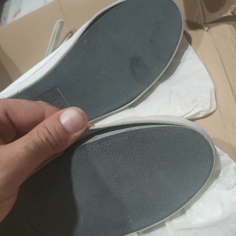 Yeni Alınan Ayakkabının Tabanı Açıldı, İnceleme Sonucu Tatmin Etmedi