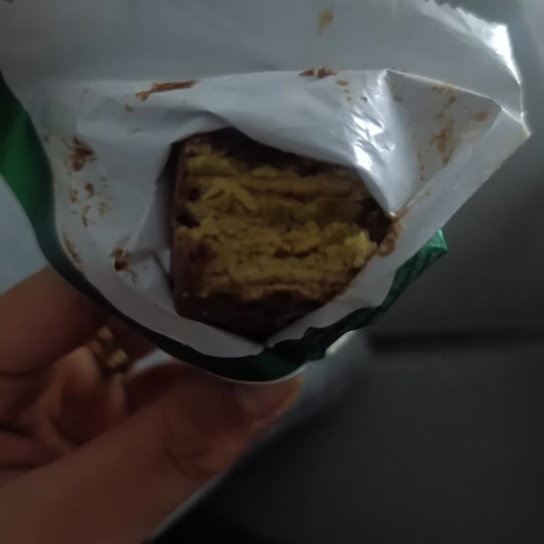 Taze Olması Gereken Ülker Laviva Selection Bozuk Çıktı, Sağlığım Olumsuz Etkilendi