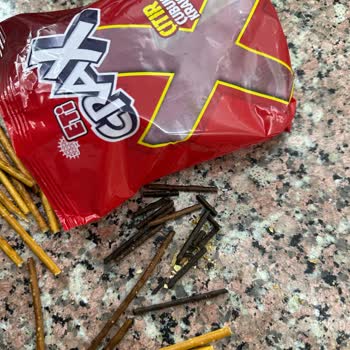 Yanmış Ve Kimyasal Kokulu Kraker Sağlığımı Tehdit Etti