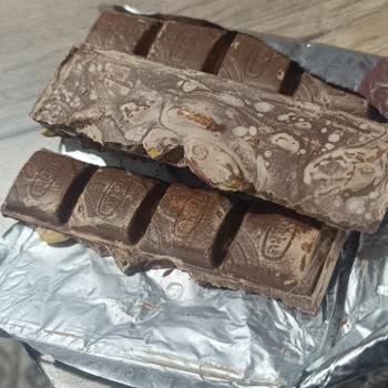 Bozuk Torku Antep Fıstıklı Çikolata Ve Eksik Bilgilendirme Sorunu