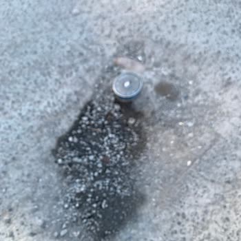 Yoldaki Çukur Nedeniyle Aracımın Lastiği Yarıldı Maddi Zarar Ve Güvenlik Riski Oluştu