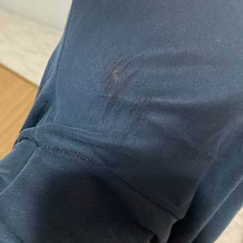 Aldığım Eşofmanlar Kısa Sürede Yıprandı Ve Lekeyle Geldi Firma Çözüm Sunmuyor