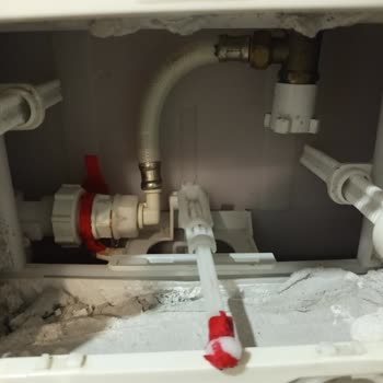 Visam Duvara Gömme Klozetin Sürekli Su Akıtma Ve Yedek Parça Sorunu