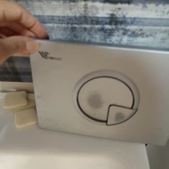 Visam Duvara Gömme Klozetin Sürekli Su Akıtma Ve Yedek Parça Sorunu