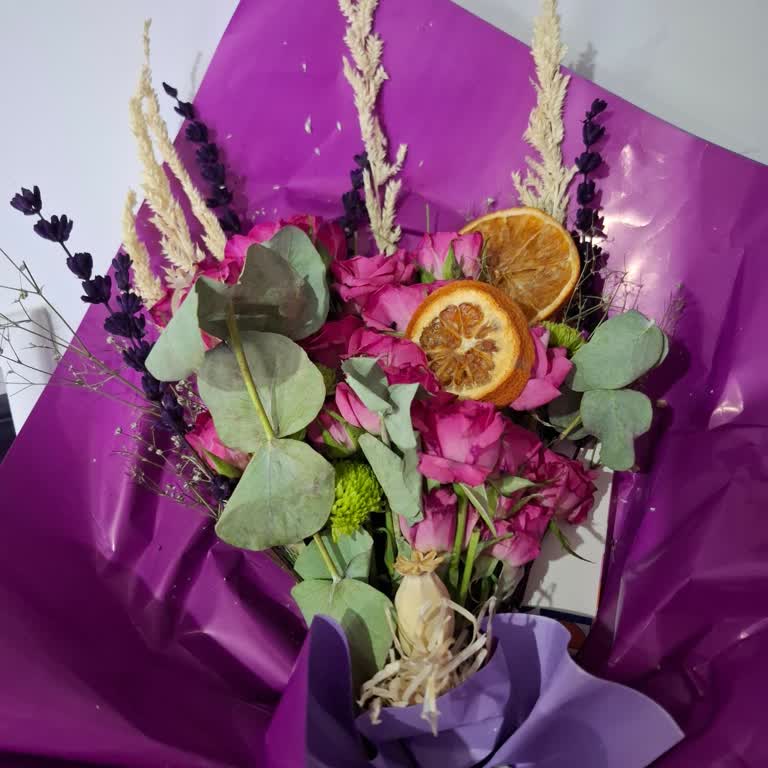 Solmuş Ve Geç Teslim Edilen Çiçekler Hayal Kırıklığı Yarattı