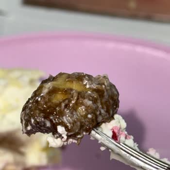 Çürük Meyveli Pasta Ve İlgisiz Müşteri Hizmetleri Deneyimi