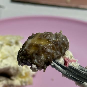 Çürük Meyveli Pasta Ve İlgisiz Müşteri Hizmetleri Deneyimi