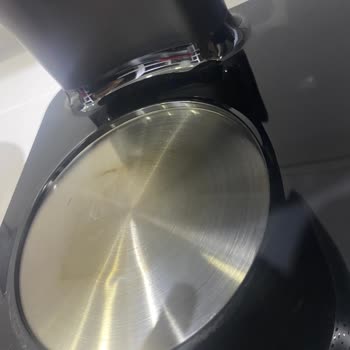 Beko Çay Makinesinin Tabanında Sürekli Leke Oluşması Ve Değişim Talebi