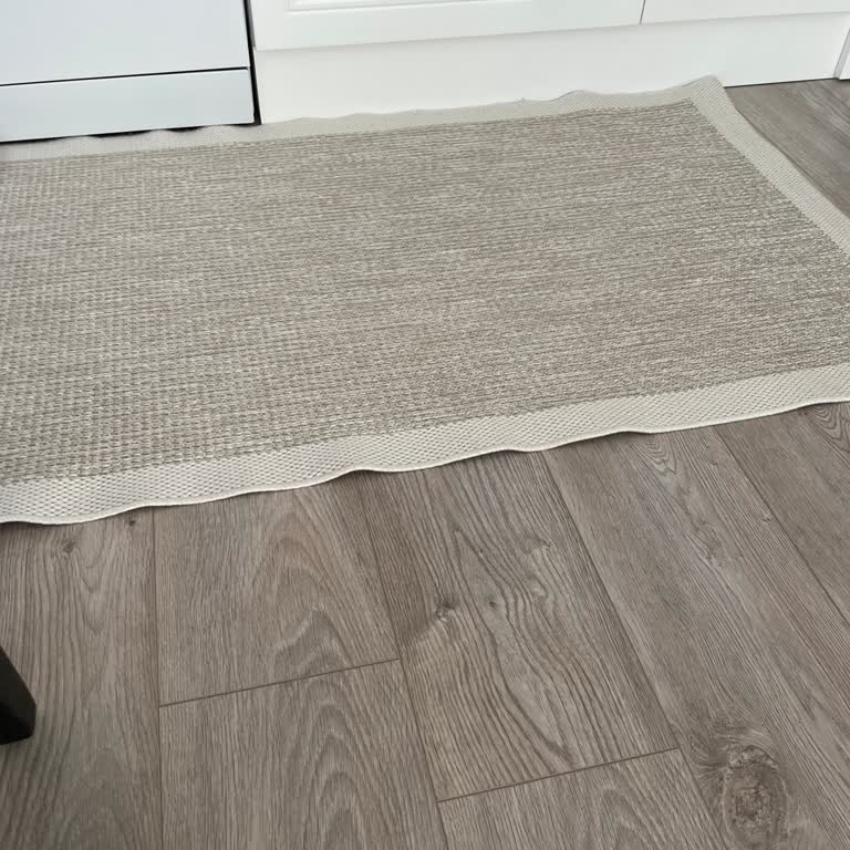 Kusurlu Kilimler Ve Kimyasal Kokuya Çözüm Bekliyorum