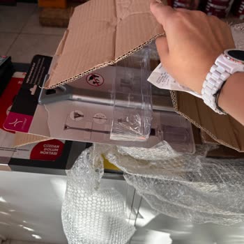 Kırık Gelen Ürün İçin İade Süreci Uzadı, Ücret İadesi Yapılmıyor