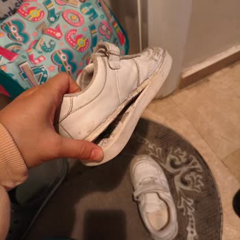 Bir Ayda Yıpranan Çocuk Ayakkabısı Mağduriyetim