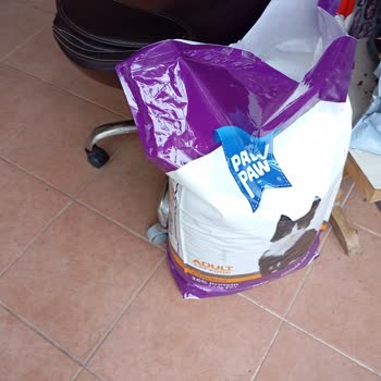 Kediler Mamasını Yemedi, İade İçin Siteye Ulaşamıyorum