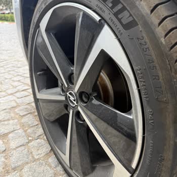 Garantili Opel Astra'da Tek Taraflı Balata Paslanması Ve İlgisizlik