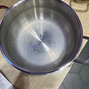 Çelik Tencere Setinde Cam Kapak Çatlaması Ve Beyaz Leke Sorunu