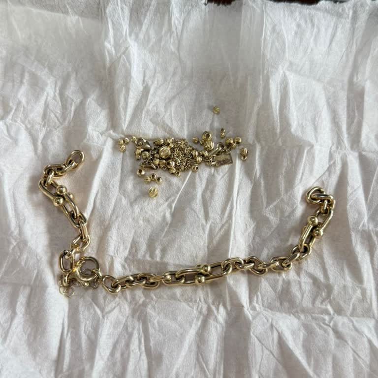 Aldığım Altın Bileklikler Kısa Sürede Koptu, Müşteri Hizmetlerinden Destek Alamadım