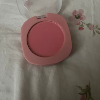 Aldığım Allık Beklenenden Farklı Ve Belirgin Pembe Ton Verdi, İade Talep Ediyorum