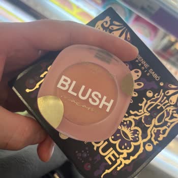 Aldığım Allık Beklenenden Farklı Ve Belirgin Pembe Ton Verdi, İade Talep Ediyorum