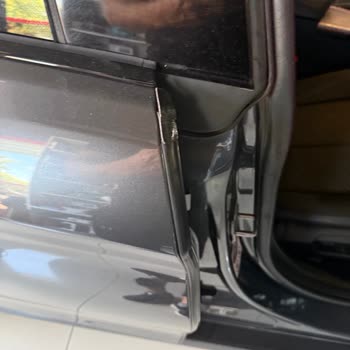 BMW 4.20 Xdrive Araçta Fitil Ve Kapı Tutamağı Erimesi Sorunu