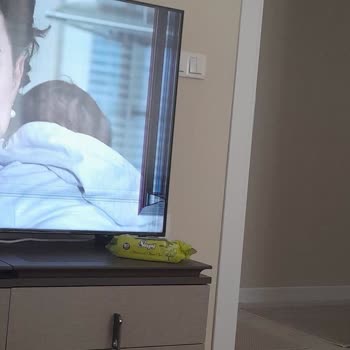 Garanti Süresi Sonrası Panel Kırılması Ve Yetersiz Çözüm: Samsung UE55AU8000UXTK Televizyonumda Mağduriyet