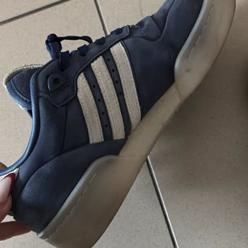 Adidas Ayakkabıda Kırılma Ve Renk Akması Sorunu, Değişim Veya İade Talebi