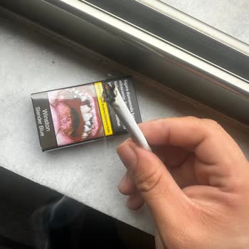 Winston Slender Blue Sigaralarda Sürekli Dal Parçası Ve Kötü Tat Sorunu