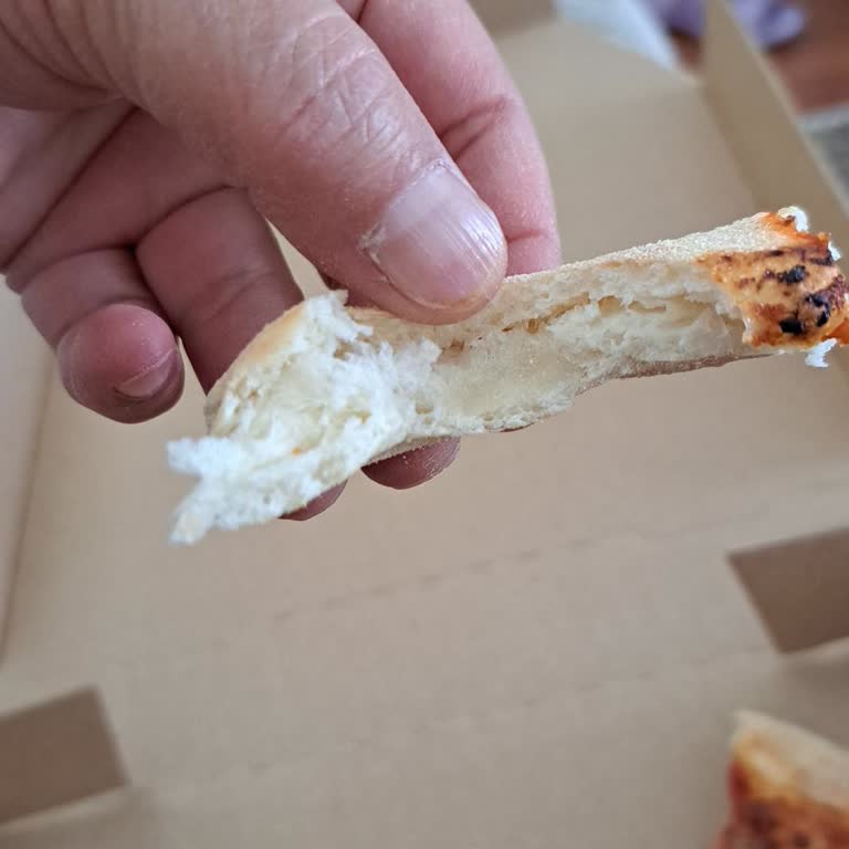 Domino's'tan Aldığım Pizzalar Hamur Geldi, Değişim Talebim Reddedildi