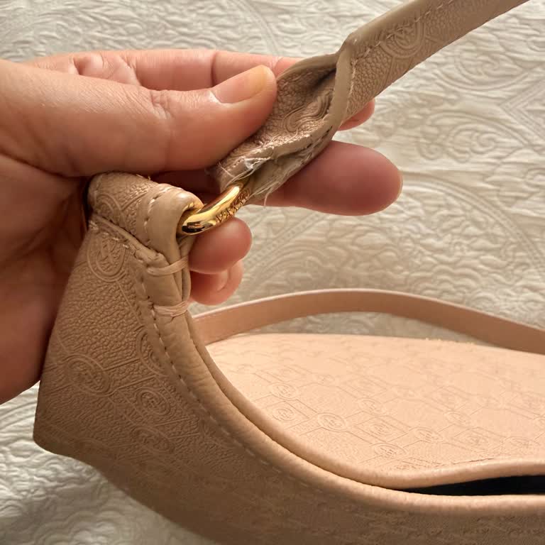 Vakko’dan Alınan Çantada Kısa Sürede Dikiş Sökülmesi Hayal Kırıklığı Yarattı