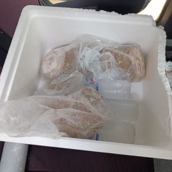 İzmir Kokoreç 4 Ürün Yerine Sadece 1 Adet Kokoreç Teslim Edildi.