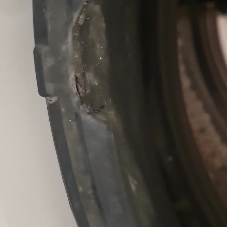 Bosch Çamaşır Makinesi Kapak Lastiği Kısa Sürede Yırtıldı, Garanti Dışı Bırakıldı