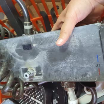 Fleko Duş Sistemi Ve Bataryalarda Erken Renk Atması Ve Paslanma Sorunu