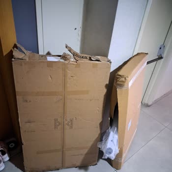 Kargo Teslimatında İlgisizlik Ve Hasarlı Paket Sorunu