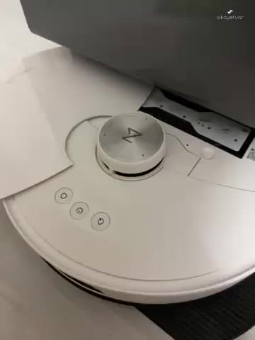 Roborock S8 MaxV Ultra Dead — Charging Light On but Device Not Responding video cover