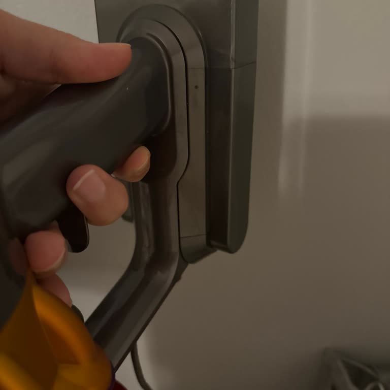 Dyson V15 Bataryası Kısa Sürede Bozuldu Ücretli Değişim İsteniyor