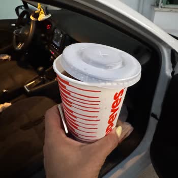 Burger King Paket Servisi Yüzünden Yemek Ve Koltuğum Ziyan Oldu!