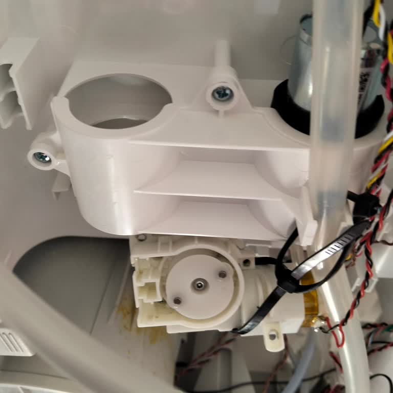 Garanti Sonrası Roborock Qrevo Süpürgeye Muadil Parça Takılması Ve Ücret İadesi Sorunu