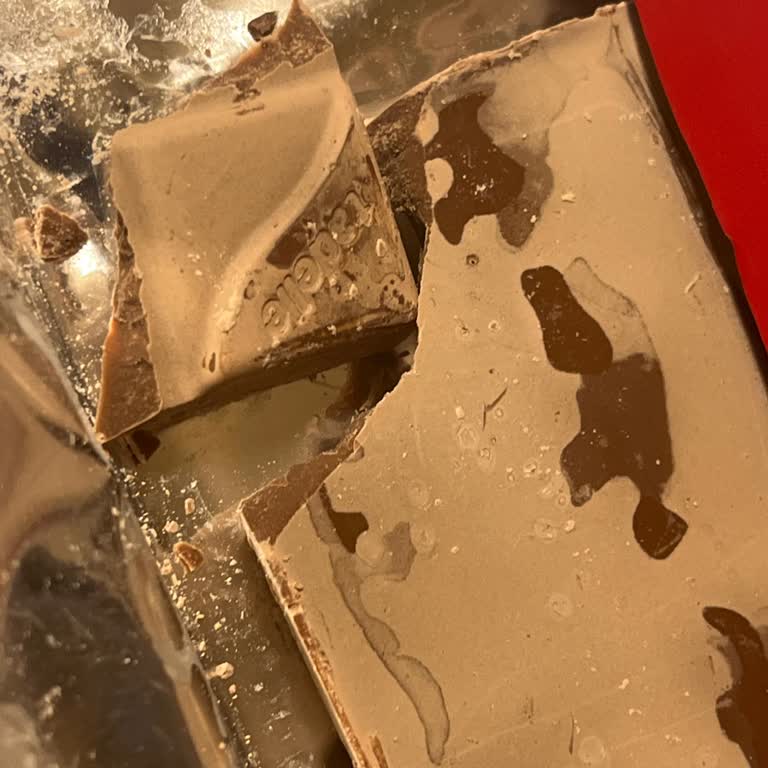 Aldığım Tadelle Çikolatalar Bozuk Çıktı, Müşteri Hizmetlerinden Yanıt Alamıyorum