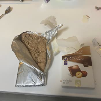 A101'den Aldığım Çikolata Bozuk Çıktı, Sağlık Riski Oluşturuyor