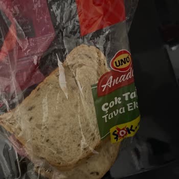 Şok Marketler Ekmeğin İçinden Plastik Parça Çıktı: Sağlığım Tehlikeye Girdi