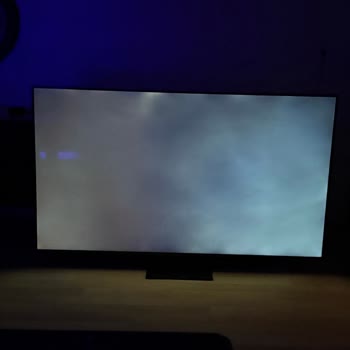 Yeni Alınan Televizyonda Işık Sızması Ve İlgisiz Servis