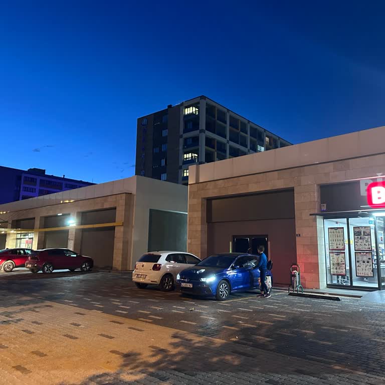 Yan Yana Marketlerde Aynı Çikolataya İki Kat Fiyat Farkı Şaşkınlığı