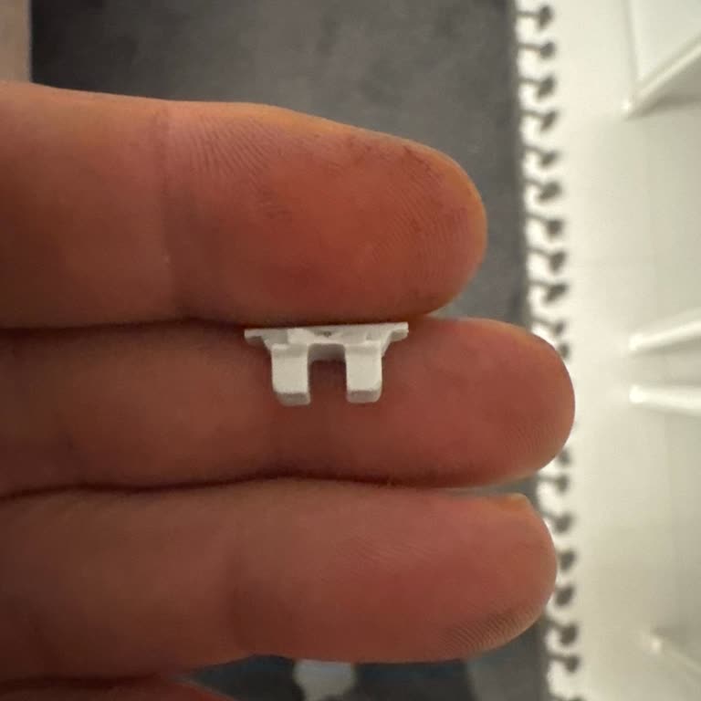 Yeni Alınan Mobilyada Kırılan Çekmece Parçası İçin Yardım Talebi