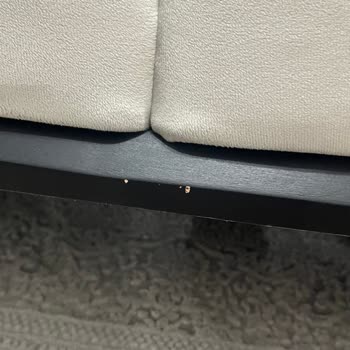 Aldığım Koltuk Ve TV Ünitesinde Sürekli Arıza Ve İlgisizlik Yaşadım